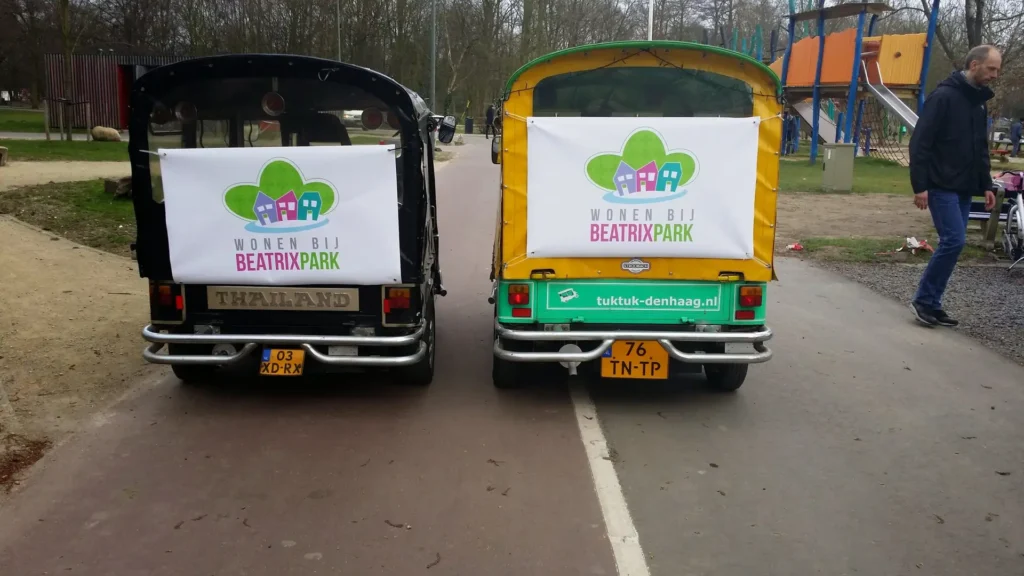 Tuk-Tuk von TukTuk-DenHaag im Prinses Beatrixpark in Schiedam