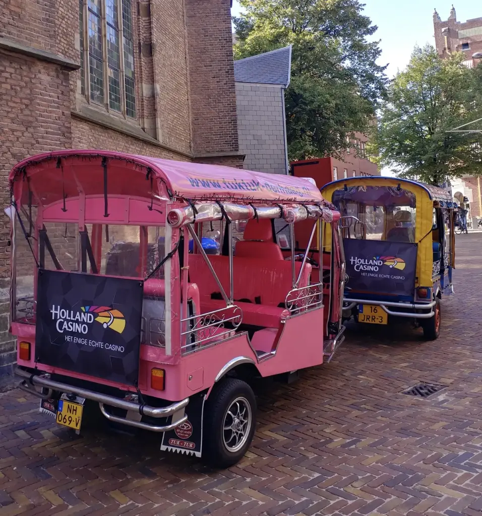 TukTuk-DenHaag vervoert gasten tussen Holland Casino en strand Scheveningen